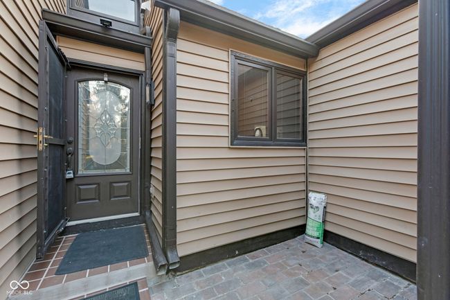9618 Cedar Cove Ln, Condo with 3 bedrooms, 3 bathrooms and null parking in Indianapolis IN | Image 5