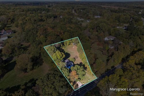 5975 Dexter Pinckney Rd, Dexter, MI, 48130-8539 | Card Image