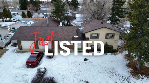 607 7 Ave W, Hanna, AB, T0J1A0 | Card Image