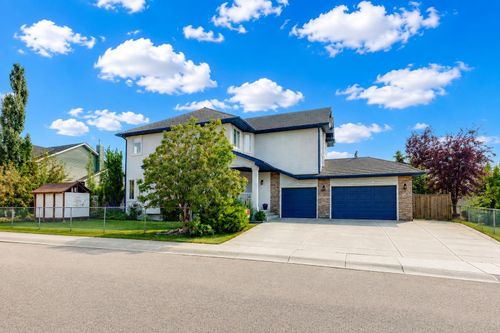 402 Fairways Mews Nw, Airdrie, AB, T4B2W9 | Card Image