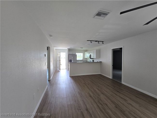 7019 San Bruno Dr, Home with 2 bedrooms, 2 bathrooms and null parking in Sebring FL | Image 6