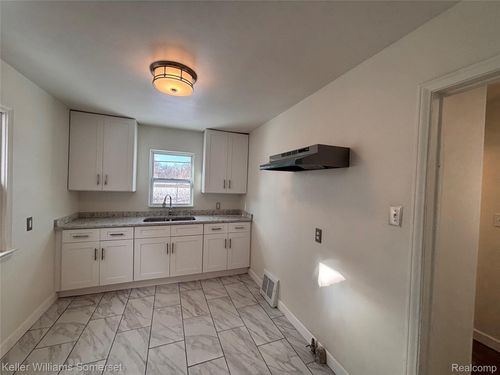 19425 Fenmore St, Detroit, MI, 48235-2254 | Card Image