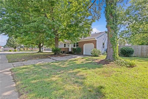 720 Essex Park Dr, Hampton, VA, 23669-1343 | Card Image