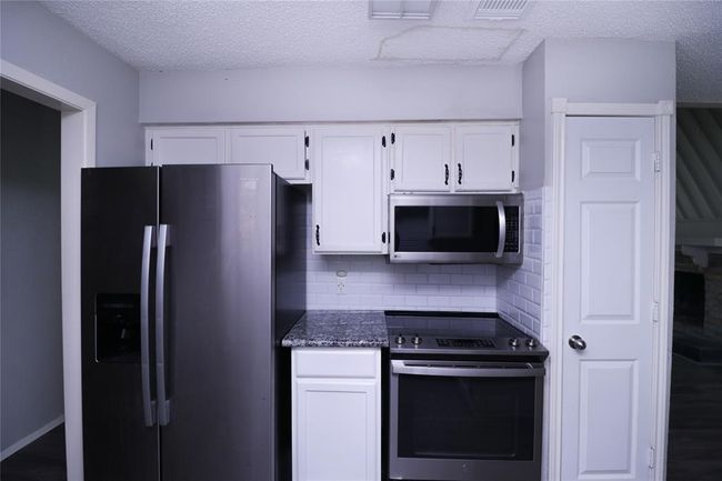 23303 Calico Corners Ln, House other with 3 bedrooms, 2 bathrooms and 2 parking in Spring TX | Image 7