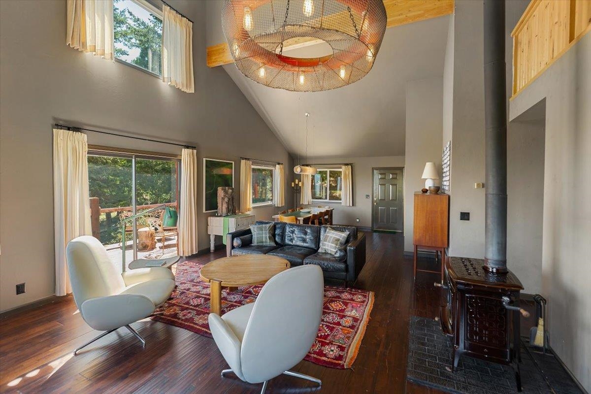 Residential in Weed 4