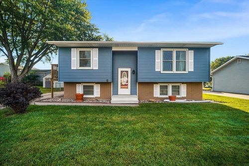 1019 Fleur Dr, Waterloo, IA, 50701 | Card Image