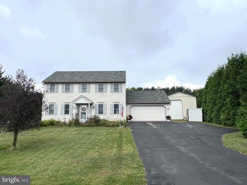 5867 Kingsfield Dr, Narvon, PA, 17555-9446 | Card Image