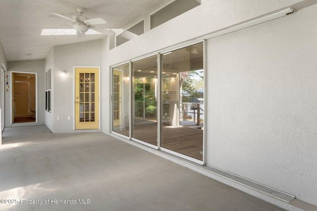 11242 Riddle Dr, House other with 3 bedrooms, 3 bathrooms and null parking in SPRING HILL FL | Image 52