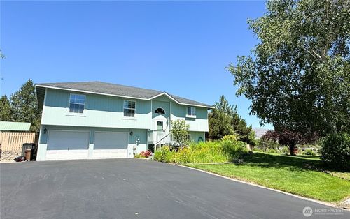 16 River Overlook St, Omak, WA, 98841-9685 | Card Image