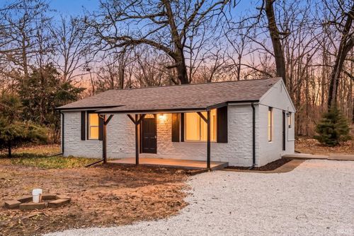 55345 Hollywood Blvd, South Bend, IN, 46628-5121 | Card Image