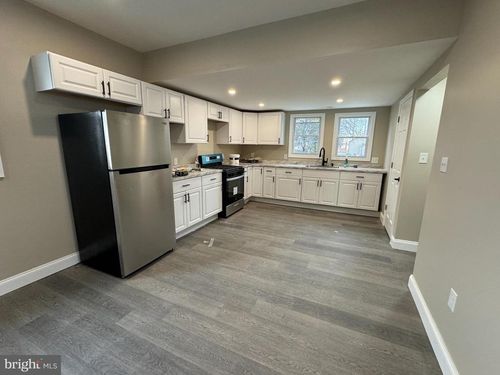 236 W Wood St, Vineland, NJ, 08360-8117 | Card Image