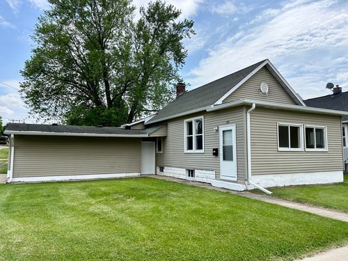 105 W 2nd St, Spring Valley, IL, 61362-1411 | Card Image