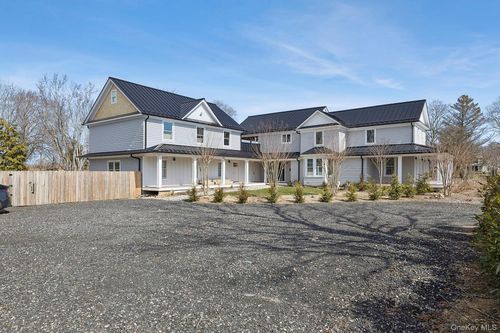 178 Main Rd, Riverhead, NY, 11901-1916 | Card Image