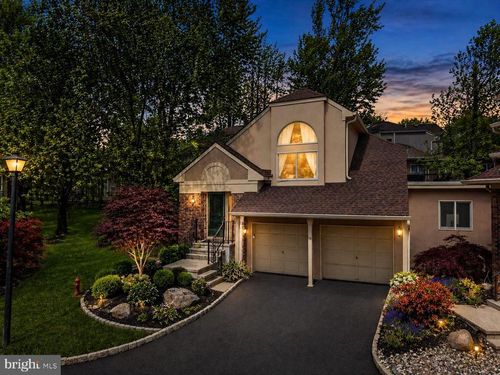 15 Kingsland Cir, Monmouth Junction, NJ, 08852-2514 | Card Image