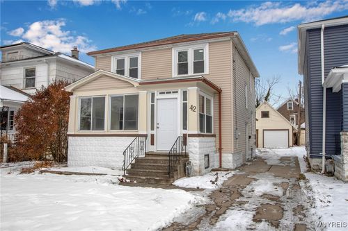 42 Hennepin St, Buffalo, NY, 14206-1347 | Card Image