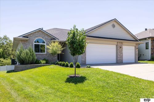 230 E View Dr, Council Bluffs, IA, 51503-0453 | Card Image