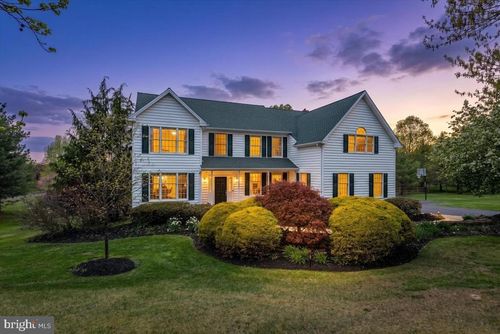 4880 Hunt Field Dr, Doylestown, PA, 18902-6538 | Card Image