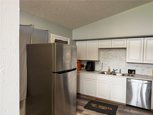 9 Mario Dr, Dayton, OH, 45426-2914 | Card Image