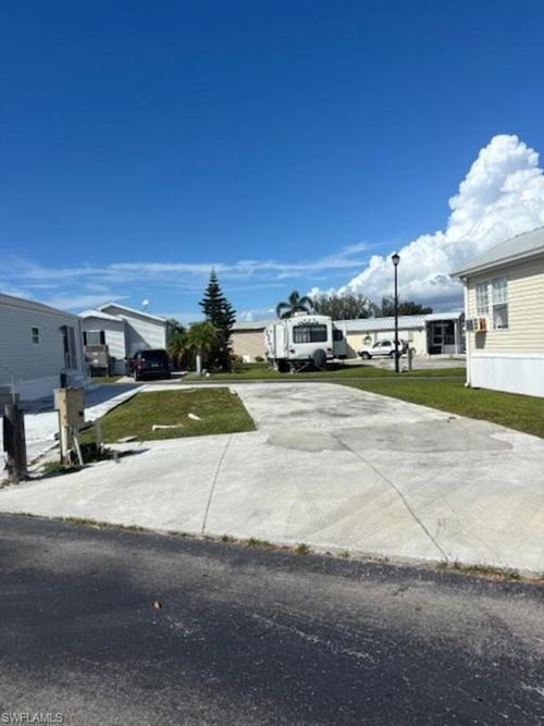 11631 Dawn Cowrie Dr, FORT MYERS, FL, 33908-8234 | Card Image