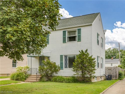 329 Pierce Ave, Cuyahoga Falls, OH, 44221-2142 | Card Image