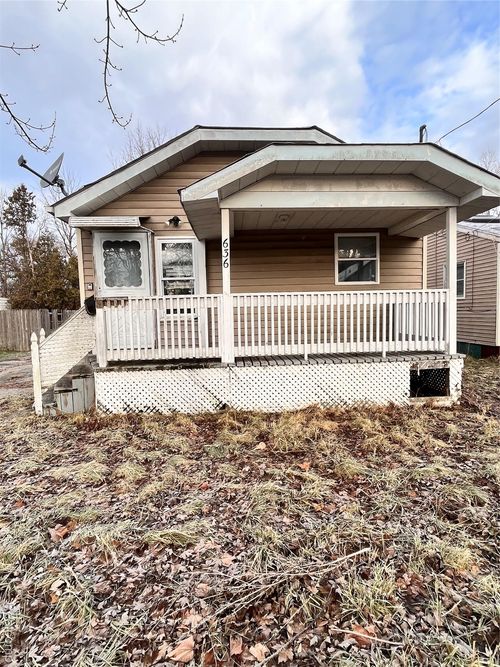 636 Partridge St, Flint, MI, 48503-3836 | Card Image