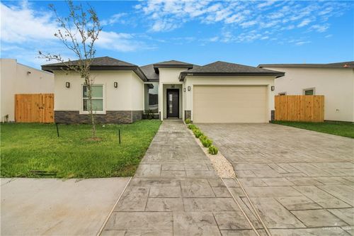 2412 N Revolution St, Edinburg, TX, 78541-5719 | Card Image