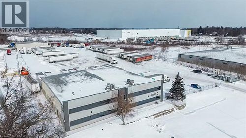 35 Sharp Rd, Brantford, ON, N3T5L8 | Card Image