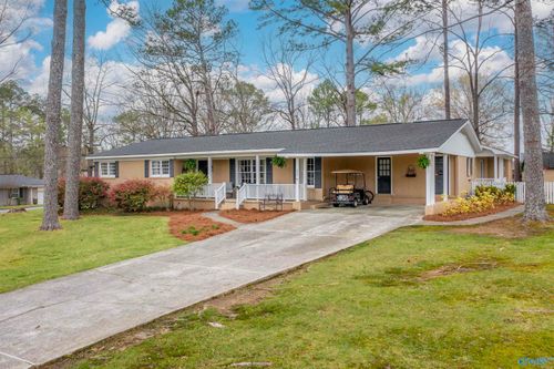 237 Brookhaven Dr, Gadsden, AL, 35901-5522 | Card Image