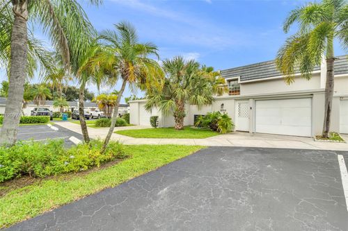 18958 Bobolink Dr, Hialeah, FL, 33015 | Card Image
