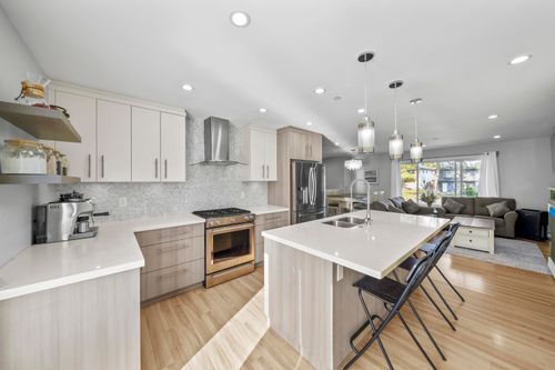 3759 Coast Meridian Rd, Port Coquitlam, BC, V3B3P2 | Card Image