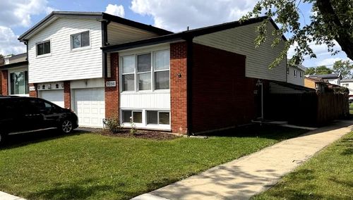 9250 W Church Street, Des Plaines, IL, 60016 | Card Image