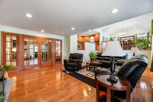 53 Rath Ln, East Brunswick, NJ, 08816-2814 | Card Image