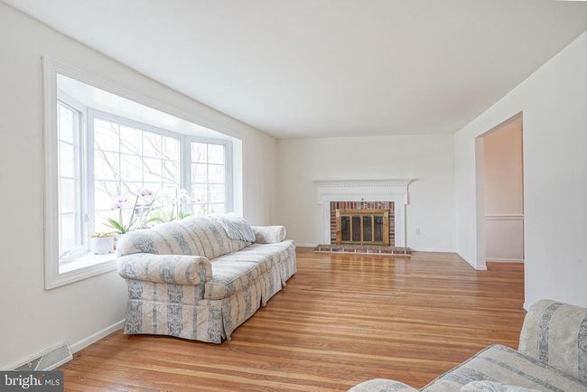 2403 Saint Charles Pl, House other with 4 bedrooms, 2 bathrooms and null parking in CINNAMINSON NJ | Image 4