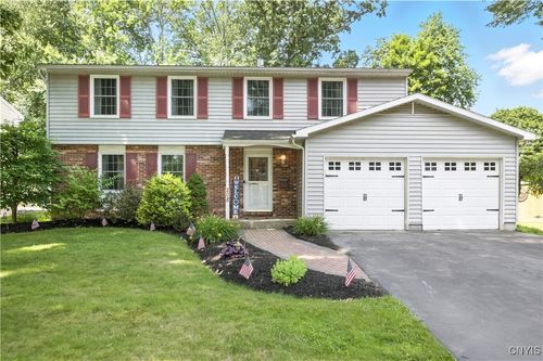 208 Single Dr, Syracuse, NY, 13212-2156 | Card Image