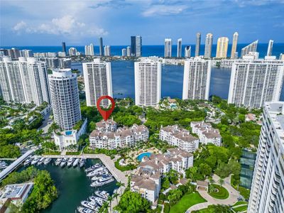 B307 - 3900 Island Blvd, Condo with 3 bedrooms, 3 bathrooms and null parking in Aventura FL | Image 1