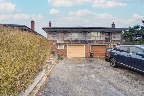 3 Lakeland Dr, Etobicoke, ON, M9V1M8 | Card Image
