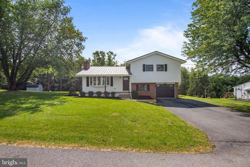 1019 Willowbrook Ct, CHAMBERSBURG, PA, 17202-3011 | Card Image