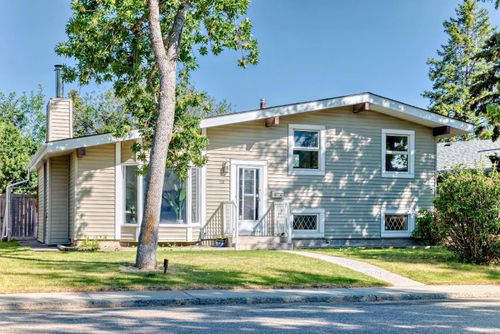 129 Glenpatrick Drive Sw, Calgary, AB, T3E4L7 | Card Image