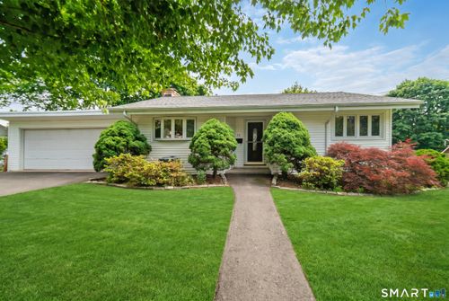 72 Calhoun Ave, Trumbull, CT, 06611-2450 | Card Image