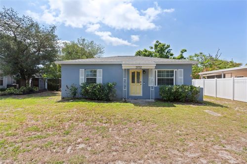 3932 W Bay Court Ave, TAMPA, FL, 33611-1220 | Card Image