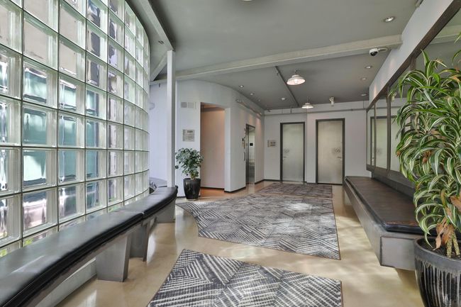 Lobby | Image 9