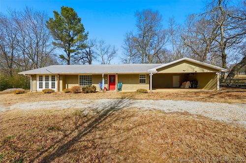 805 Harkey St, Tishomingo, OK, 73460-3216 | Card Image