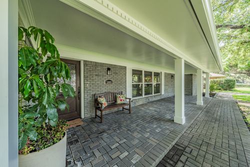 3008 Lavita Ln, Farmers Branch, TX, 75234-6423 | Card Image