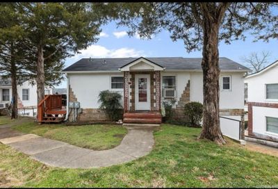 210 Aberina St, Home with 2 bedrooms, 1 bathrooms and null parking in Hot Springs AR | Image 1