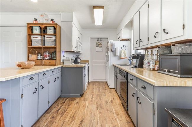 224 Bicentennial Trl, House other with 3 bedrooms, 2 bathrooms and 1 parking in Rock Spring GA | Image 8