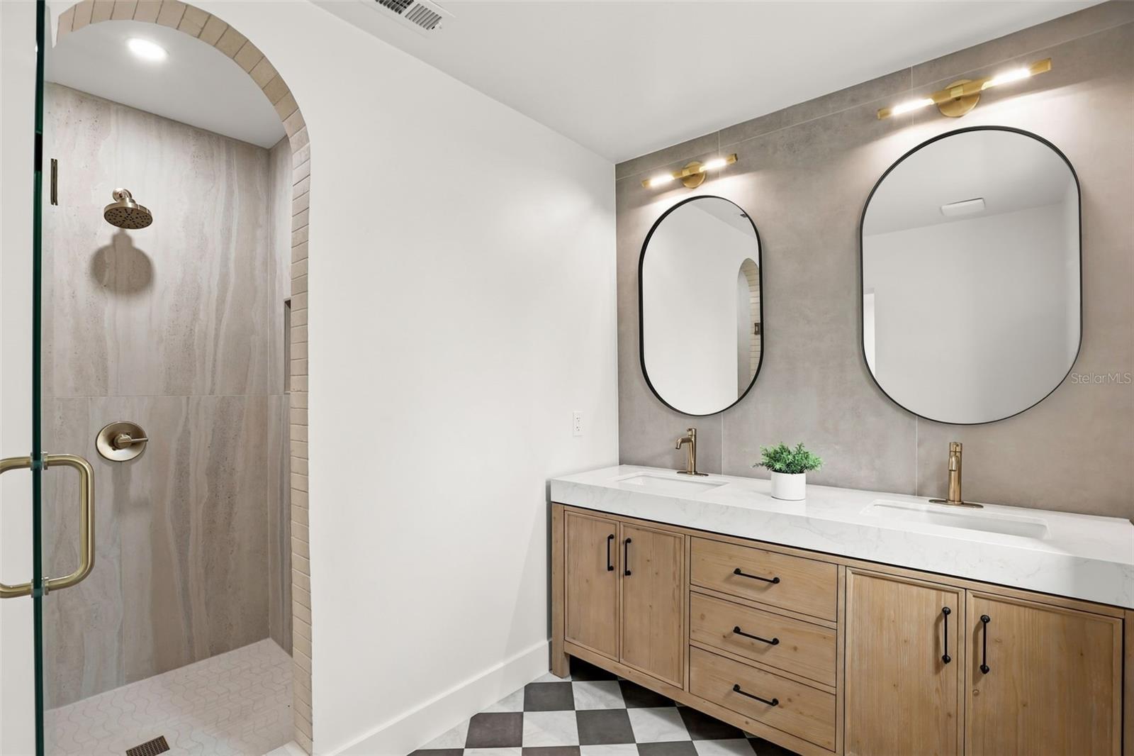Residential in WINTER PARK 5