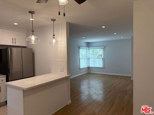 4123 1/2 W Toluca Lake Avenue, Burbank, CA, 91505 | Card Image