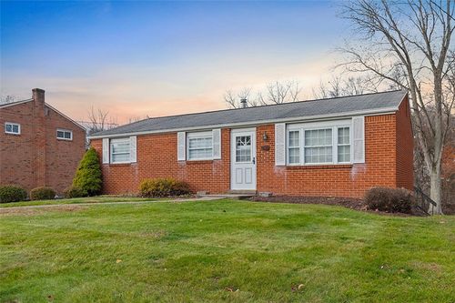 508 Rainier Dr, Pittsburgh, PA, 15239-2622 | Card Image