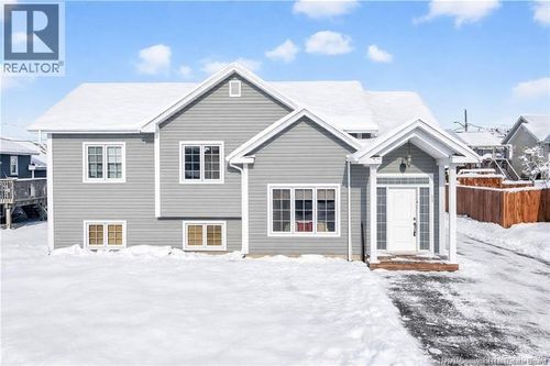 33 Cumberland St, Moncton, NB, E1G0Z9 | Card Image