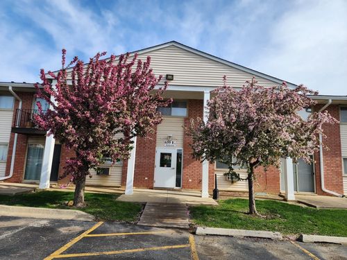 apt-201-659 E Fullerton Ave, Glendale Heights, IL, 60139-2568 | Card Image